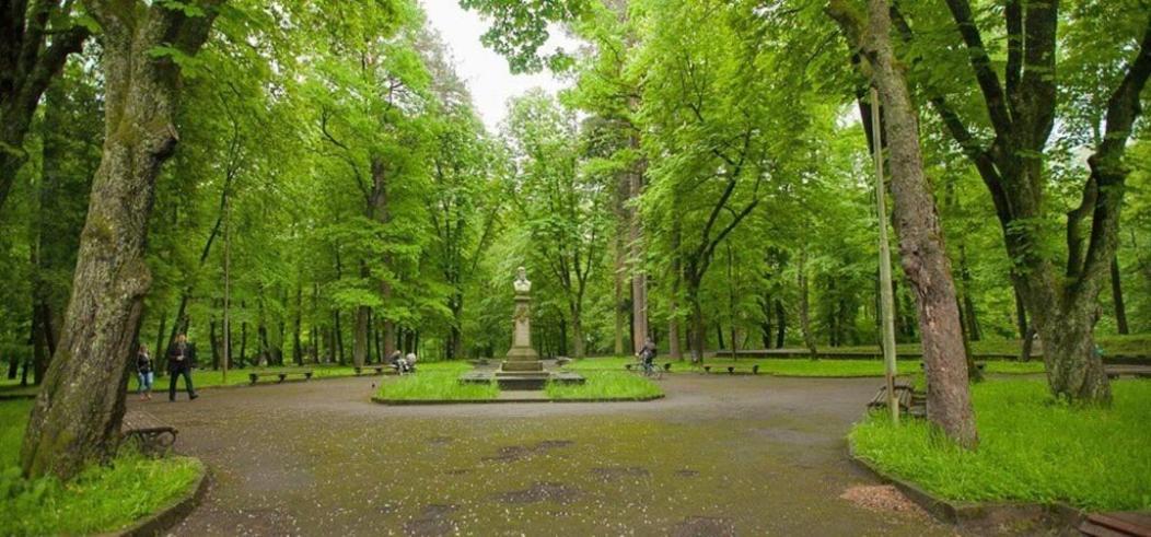 Отель центр Трускавца Трускавець Екстер'єр фото