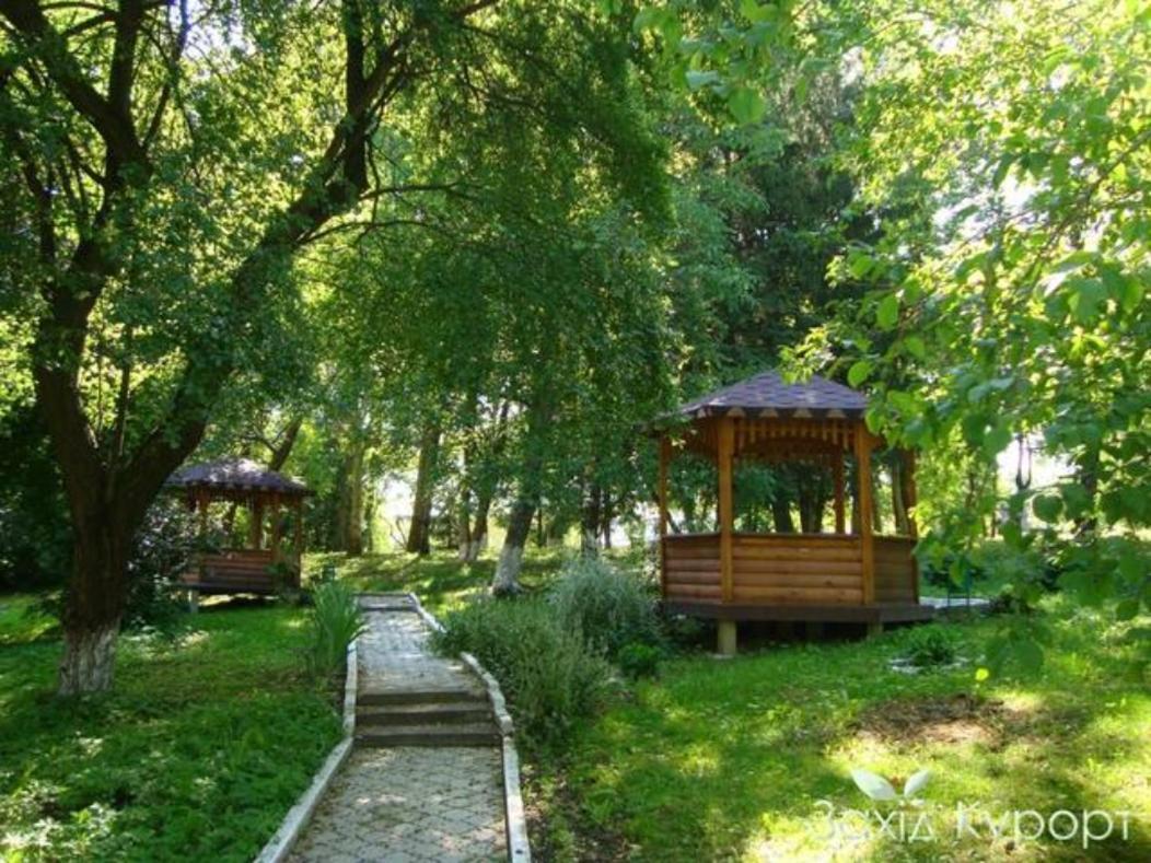 Отель центр Трускавца Трускавець Екстер'єр фото